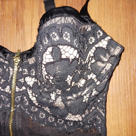 Victoria's Secret Corset Bra 32C - Picture 2 of 15